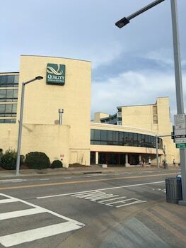 Hotel Surfside Oceanfront Inn & Suites