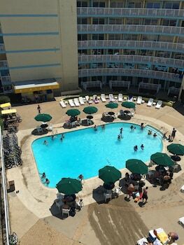 Hotel Surfside Oceanfront Inn & Suites