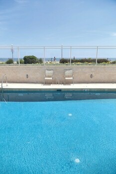 Hotel Surfside Oceanfront Inn & Suites