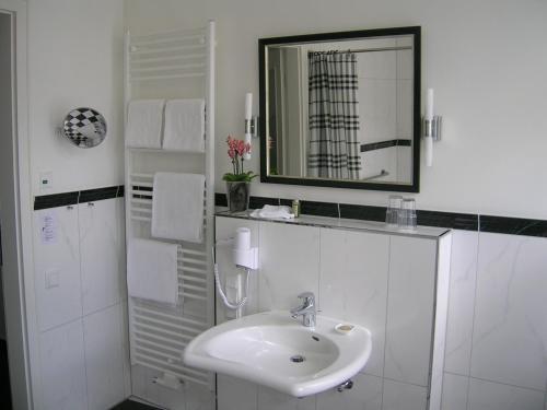 Hotel & Caf� Kleinergr�nauer