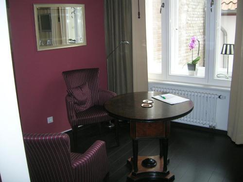 Hotel & Caf� Kleinergr�nauer