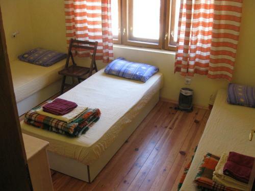 Hostel Mostel