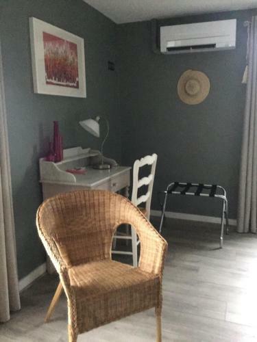 Hostal Chambres D'h�tes La Maison D'apr�s