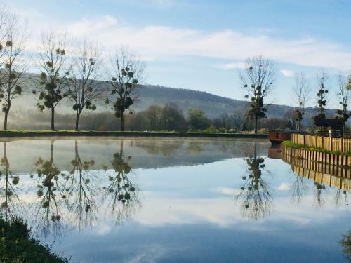Les Lodges Du Canal De Bourgogne