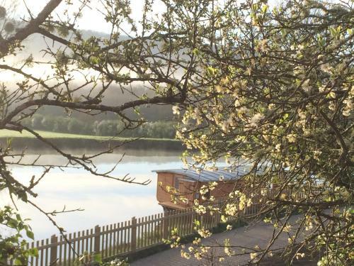Les Lodges Du Canal De Bourgogne