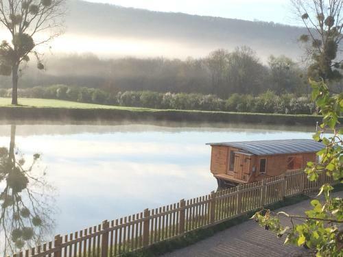 Les Lodges Du Canal De Bourgogne
