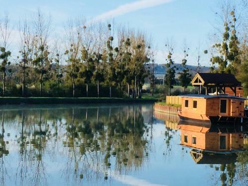 Les Lodges Du Canal De Bourgogne