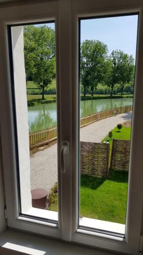 Les Lodges Du Canal De Bourgogne