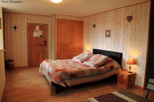 Bed & Breakfast La Pierre Trou�e Chambre D'h�tes
