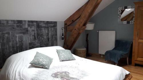 Bed & Breakfast La Pierre Trou�e Chambre D'h�tes
