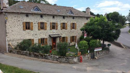Bed & Breakfast La Pierre Trou�e Chambre D'h�tes