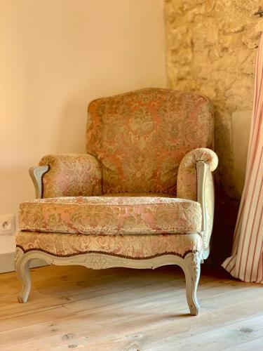 The Painted House * Authentic Chateauneuf
