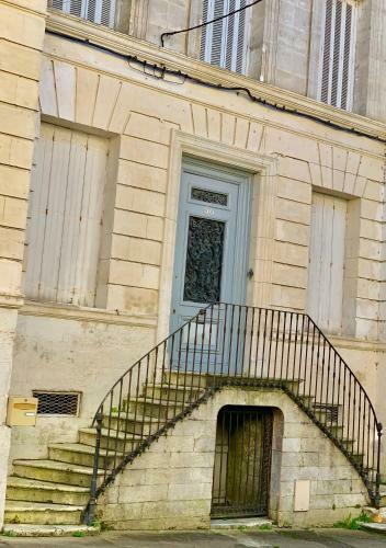 The Painted House * Authentic Chateauneuf
