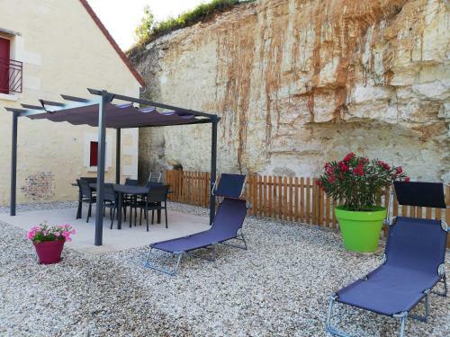 Le Paradis Des Caves