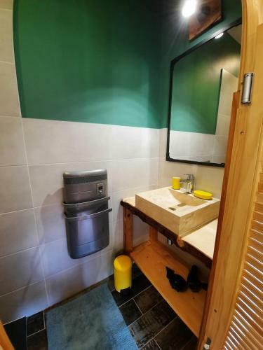 Hostal La Bergerie � Men�e