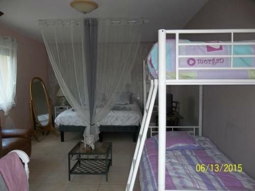 Bed & Breakfast Alaguyauder La Chambre