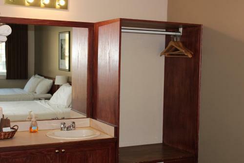 Motel Monashee Lodge