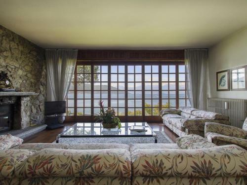 Villa Cinderella 7 Bedrooms 13 Pax
