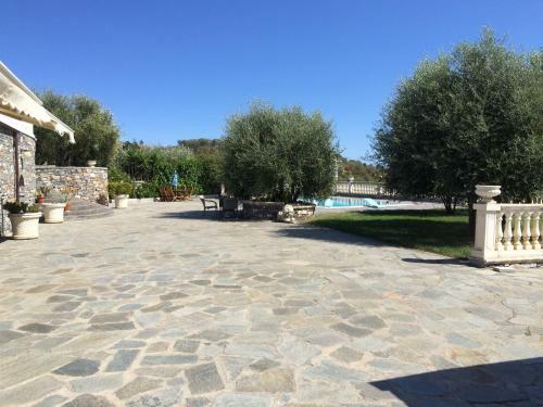 Villa Con Piscina A Imperia, Italy