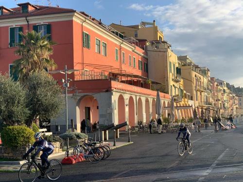 Apartamento Casa Vacanza " La Rosa " Oneglia Centro
