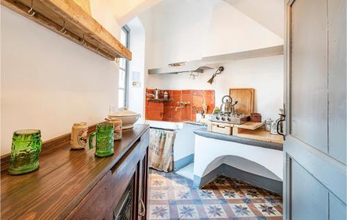 Stunning Apartment In Imperia With Wifi And 3 Bedrooms