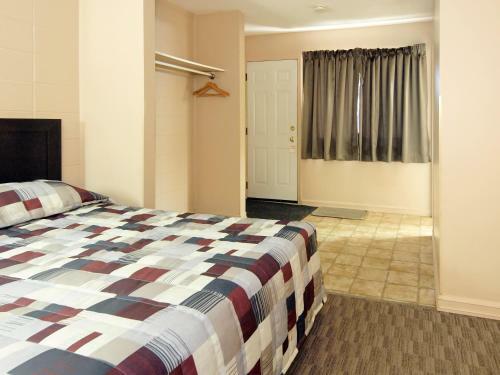 Canadian Motor Inn