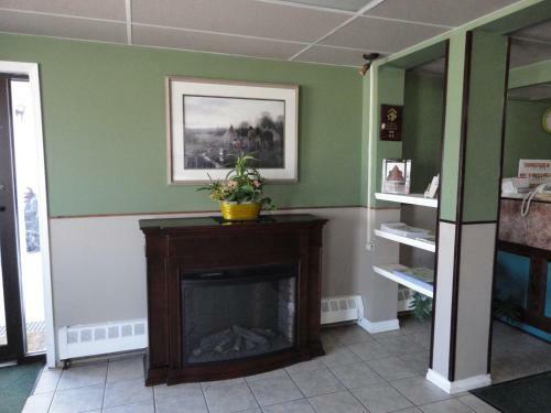 Canadian Motor Inn