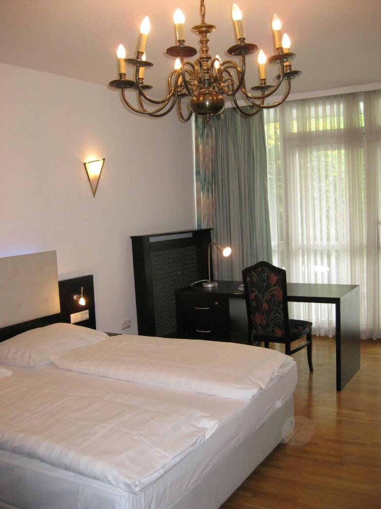 Dom Hotel