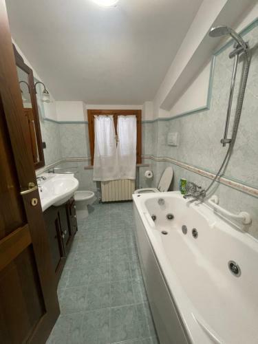 Villa Serena, Con Piscina, Giardino, Vicino Al Mare