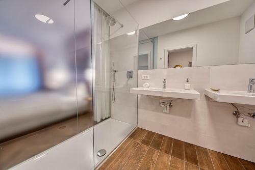 Aparthotel Goldfinger + Suites