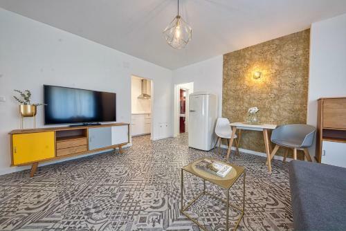 Aparthotel Goldfinger + Suites