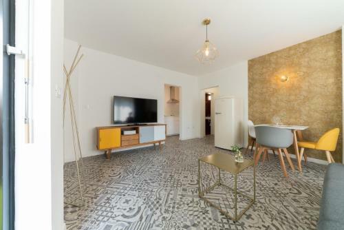 Aparthotel Goldfinger + Suites