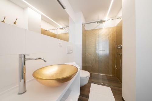 Aparthotel Goldfinger + Suites