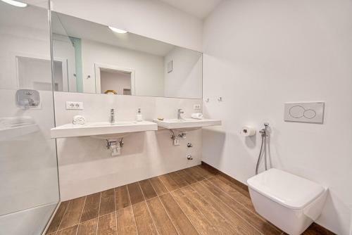 Aparthotel Goldfinger + Suites