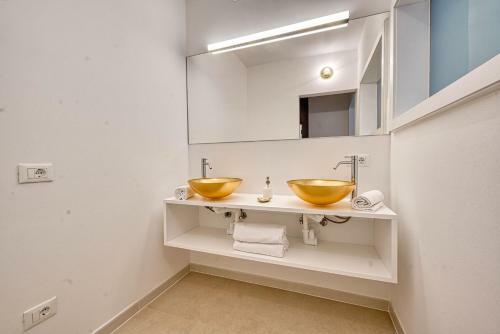 Aparthotel Goldfinger + Suites