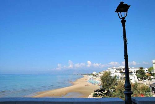 Attico Blu Monolocale Con Terrazza A 50 Mt Dal Mare