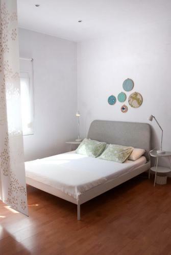 Hostal Bed And Beach Barcelona Guesthouse