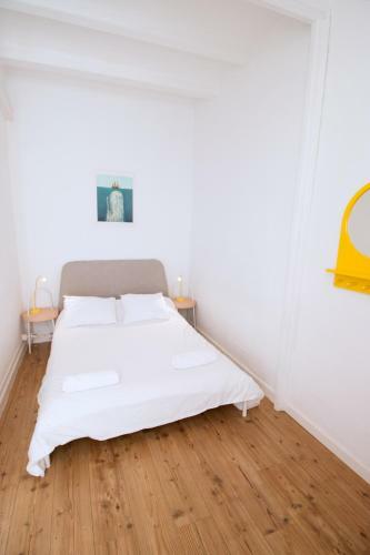 Hostal Bed And Beach Barcelona Guesthouse