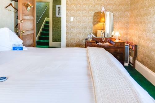 The Jabberwock Bed & Breakfast