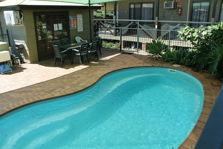 Lake Forbes Motel