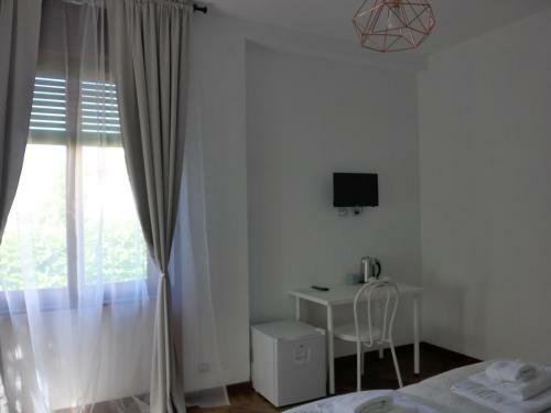 Hostal La Tana Rooms