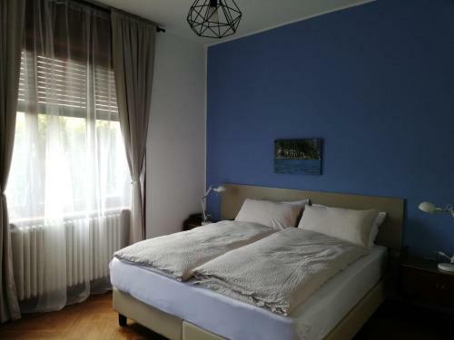 Hostal La Tana Rooms