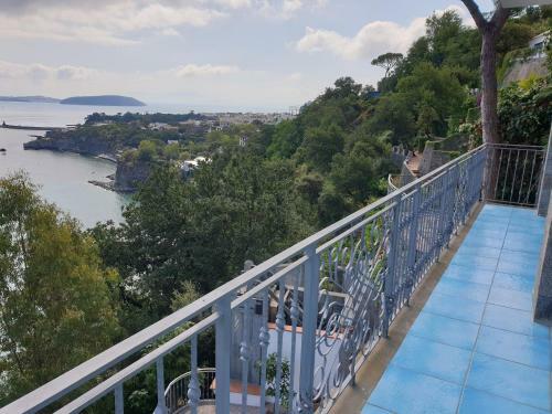 Hostal L'incanto Suites Ischia