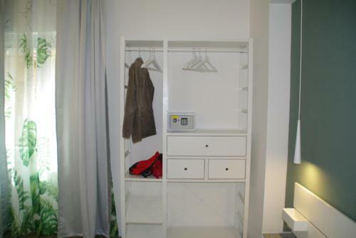 Hostal Travel House