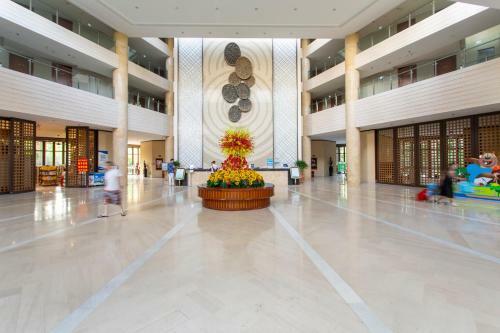 Sanya Seacube Holiday Hotel