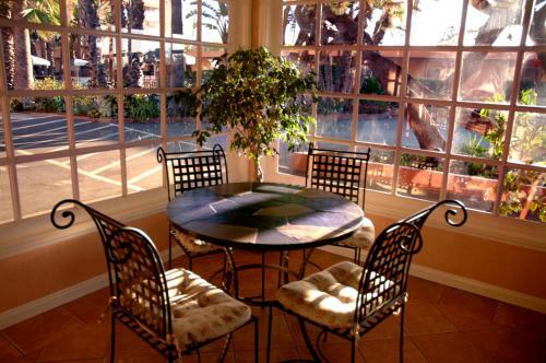 Saga Motor Hotel