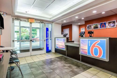 Motel 6 Charlotte Carowinds