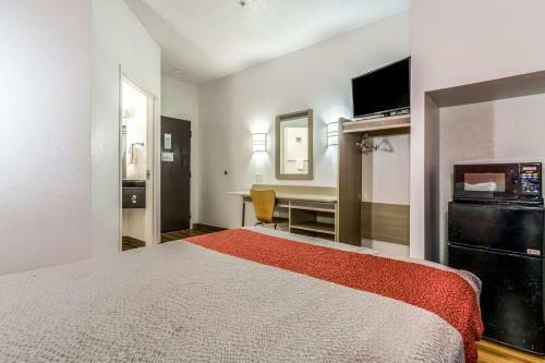 Motel 6 Charlotte Carowinds