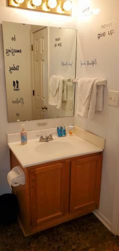 Great Location, Private Bathroom, Private Entrance