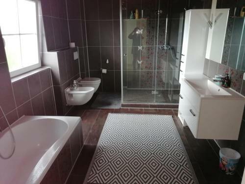 Gro�es 5 Zimmer Apartment Bei Hannover